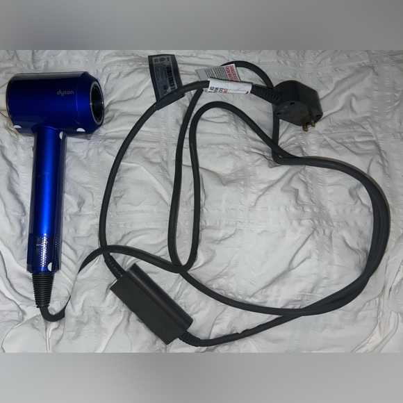 Dyson Supersonic Hair Dryer Limited Edition Blue - Picture 1 of 3